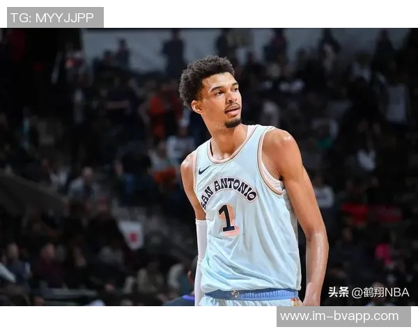 文班达成生涯300记三分球创NBA历史纪录成为2米13以上球员最快者