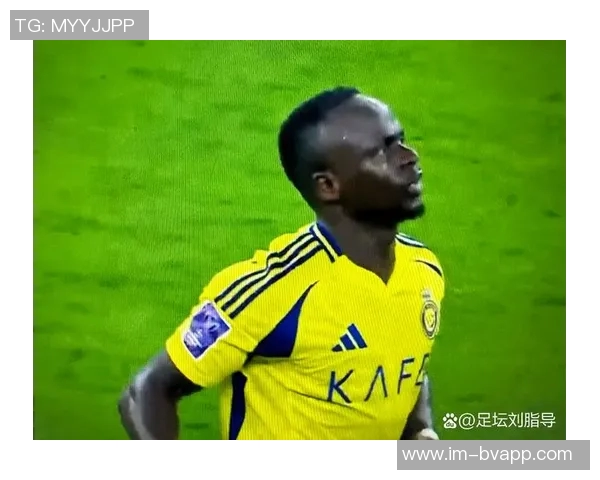 马内精彩进球扳平比分科曼精准传中助力球队反击成功