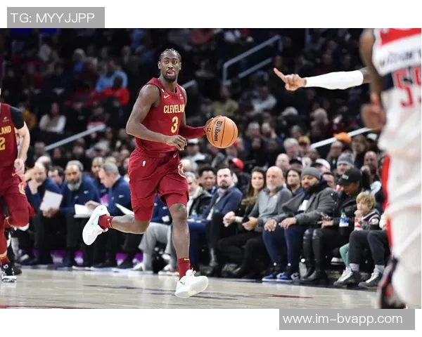 齐心协力！莫布里半场表现抢眼贡献双十一米切尔稳定输出助力球队争胜